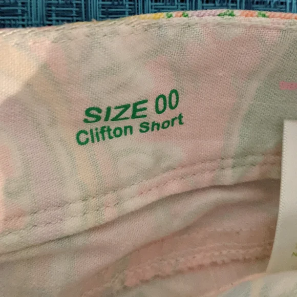 NWOT. Lilly Pulitzer Clifton Shorts - Picture 3 of 6